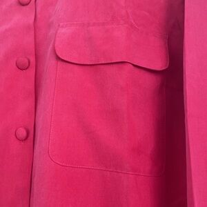 Peter Martin 100% Silk blouse Size Small-Medium …… it is truly a Medium!